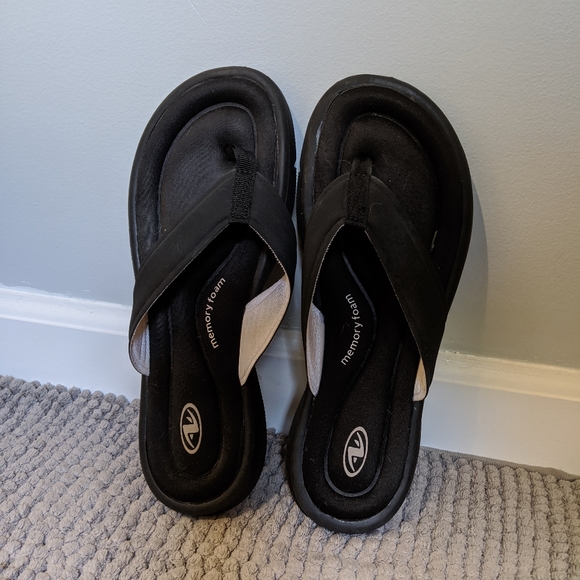 athletic works memory foam sandals